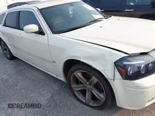 2005 Dodge Magnum RT z VIN 2D4GV58265H646507, wystawiony jako IAAI lot #42424873 z przebiegiem Nie podano mil oraz . Historia ofert i sprzedaży dostępna na DreamBid. Obrazek 6.