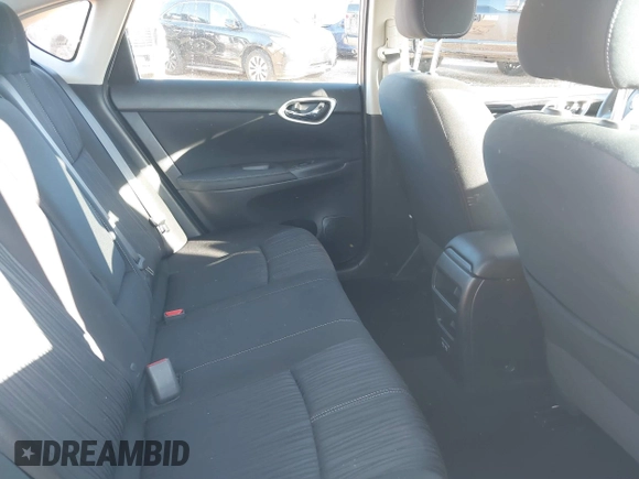 2018 Nissan Sentra SV z VIN 3N1AB7AP3JL630010, wystawiony jako IAAI lot #41812567 z przebiegiem 61 593 mil mil oraz . Historia ofert i sprzedaży dostępna na DreamBid. Obrazek 8.