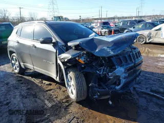 2019 Jeep Compass Latitude with VIN 3C4NJDBB4KT597331, listed as a IAAI auction lot 41664673 with 98,042 mi miles. Bid and sale history available at carsss.com. Image 1.