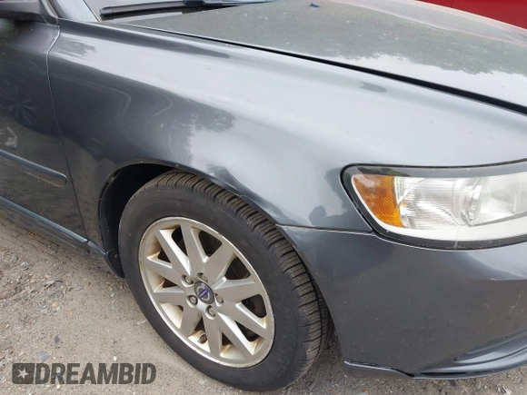 2009 Volvo S40 2.4L с VIN YV1MS382092458782, выставлен на аукционе IAAI как лот 42292466 с пробегом 136 917 миль миль и . История ставок и продаж доступна на DreamBid. Изображение 6.
