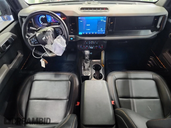 2023 Ford Bronco z VIN 1FMEE5DP9PLB54433, wystawiony jako Copart lot #60074335 z przebiegiem 23 709 mil mil oraz Szkoda całkowita • Salvage title. Historia ofert i sprzedaży dostępna na DreamBid. Obrazek 8.