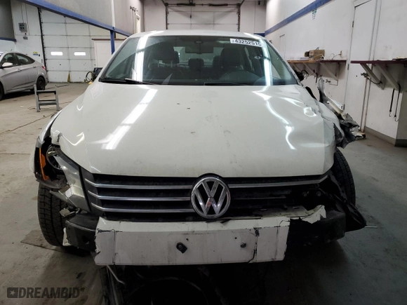 2014 Volkswagen Passat SE with VIN 1VWBP7A38EC012695, listed as a Copart auction lot 43252515 with 129,415 mi miles and Salvage Title. Bid and sale history available at carsss.com. Image 5.