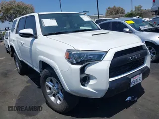 2019 Toyota 4Runner SR5 with VIN JTEBU5JR1K5725714, listed as a IAAI auction lot 42565292 with 43,826 mi miles and . Bid and sale history available at DreamBid. Image 1.