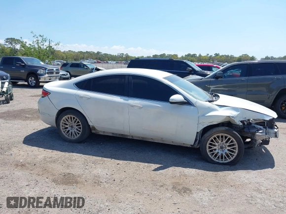 2011 Mazda Mazda6 i Sport with VIN 1YVHZ8BH0B5M14003, listed as a IAAI auction lot 41850943 with 177,325 mi miles. Bid and sale history available at carsss.com. Image 13.