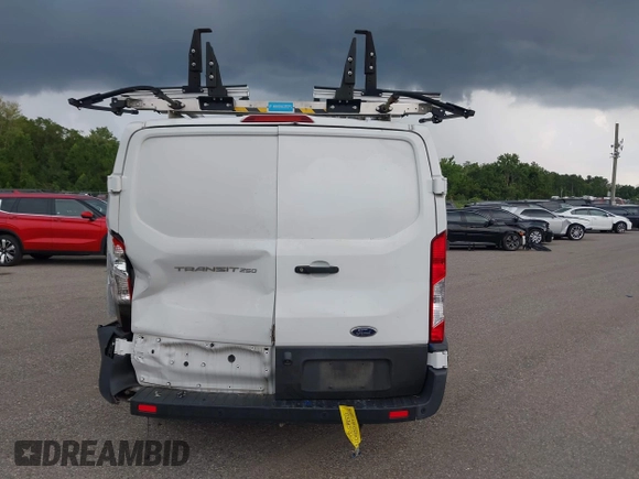 2020 Ford Transit Cargo with VIN 1FTBR1Y8XLKA19646, listed as a IAAI auction lot 42633323 with 82,577 mi miles and . Bid and sale history available at DreamBid. Image 16.