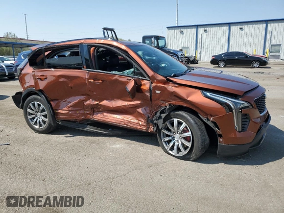 2021 Cadillac XT4 FWD Sport with VIN 1GYFZER49MF057541, listed as a Copart auction lot 70654544 with 35,441 mi miles and Non Repairable. Bid and sale history available at DreamBid. Image 4.