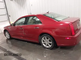 2008 Cadillac STS RWD z VIN 1G6DW67VX80125610, wystawiony jako IAAI lot #42280815 z przebiegiem 207 192 mil mil oraz . Historia ofert i sprzedaży dostępna na DreamBid. Obrazek 14.