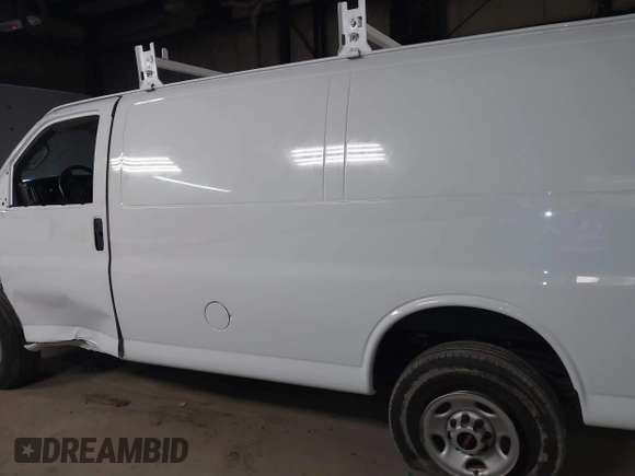2022 GMC Savana Cargo Van with VIN 1GTW7AF77N1222004, listed as a IAAI auction lot 40864118 with 66,592 mi miles. Bid and sale history available at carsss.com. Image 15.
