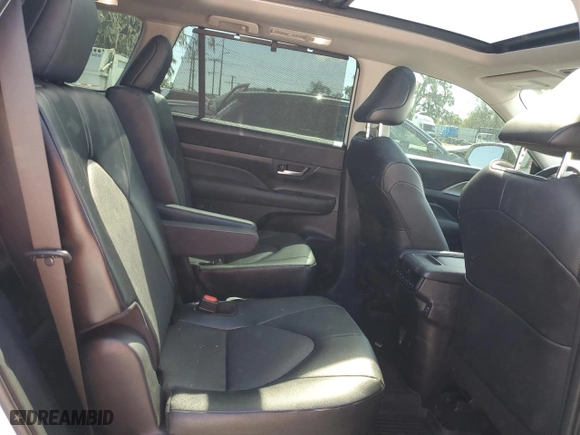 2024 Toyota Grand Highlander Hybrid XLE with VIN 5TDABAA59RS000958, listed as a Copart auction lot 76399024 with NaN miles and Salvage Title. Bid and sale history available at carsss.com. Image 11.
