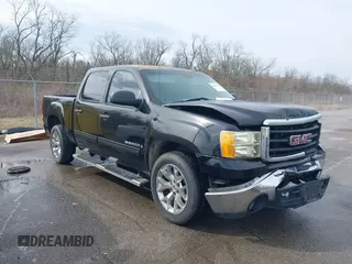 2007 GMC Sierra 1500 SLE1 z VIN 2GTEC13C671643993, wystawiony jako IAAI lot #41556101 z przebiegiem 212 097 mil mil oraz . Historia ofert i sprzedaży dostępna na DreamBid. Obrazek 1.