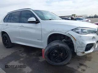 2017 BMW X5 xDrive50i с VIN 5UXKR6C3XH0J85028, выставлен на аукционе IAAI как лот 41889220 с пробегом 107 105 миль миль и . История ставок и продаж доступна на DreamBid. Изображение 6.