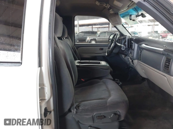 2002 Chevrolet Tahoe LS with VIN 1GNEC13V72R293380, listed as a IAAI auction lot 41728645 with 249,000 mi miles. Bid and sale history available at carsss.com. Image 5.