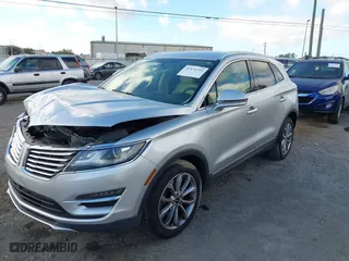 2016 Lincoln MKC Select with VIN 5LMCJ2D99GUJ05484, listed as a IAAI auction lot 41834395 with NaN miles. Bid and sale history available at carsss.com. Image 22.