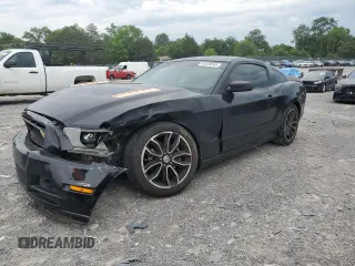 2014 Ford Mustang V6 z VIN 1ZVBP8AM5E5244674, wystawiony jako Copart lot #60330545 z przebiegiem 148 337 mil mil oraz Szkoda całkowita • Salvage title. Historia ofert i sprzedaży dostępna na DreamBid. Obrazek 1.