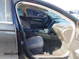 2016 Ford Fusion S with VIN 3FA6P0G74GR261768, listed as a IAAI auction lot 41260069 with 91,840 mi miles. Bid and sale history available at carsss.com. Image 5.