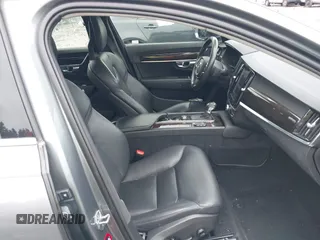 2018 Volvo S90 Momentum z VIN LVY982MK1JP038653, wystawiony jako IAAI lot #42271261 z przebiegiem 92 519 mil mil oraz . Historia ofert i sprzedaży dostępna na DreamBid. Obrazek 5.