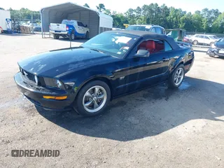 2005 Ford Mustang GT Deluxe с VIN 1ZVFT85H355174523, выставлен на аукционе IAAI как лот 42532902 с пробегом 61 406 миль миль и . История ставок и продаж доступна на DreamBid. Изображение 17.