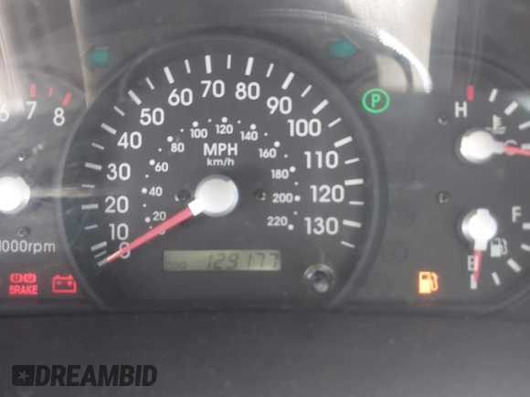 2004 Kia Sorento LX with VIN KNDJC733545221418, listed as a IAAI auction lot 41842215 with 129,177 mi miles. Bid and sale history available at carsss.com. Image 7.