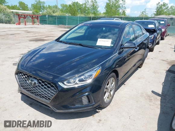 2019 Hyundai Sonata Sport z VIN 5NPE34AF1KH797081, wystawiony jako IAAI lot #42260397 z przebiegiem 72 348 mil mil oraz . Historia ofert i sprzedaży dostępna na DreamBid. Obrazek 19.
