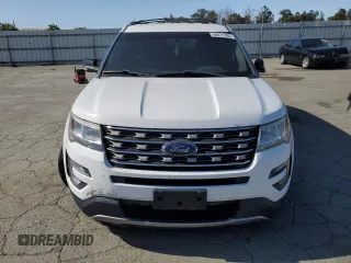 2017 Ford Explorer XLT z VIN 1FM5K8D82HGC48313, wystawiony jako Copart lot #58811785 z przebiegiem 120 898 mil mil oraz Szkoda całkowita • Salvage title. Historia ofert i sprzedaży dostępna na DreamBid. Obrazek 5.