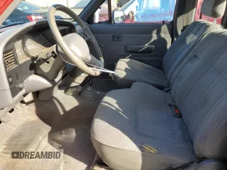 1993 Toyota Pickup DLX с VIN 4TAVN13D3PZ126673, выставлен на аукционе Copart как лот 72375914 с пробегом 197 409 миль миль и Списание • Salvage title. История ставок и продаж доступна на DreamBid. Изображение 7.