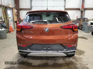 2020 Buick Encore GX Essence с VIN KL4MMGSL3LB098045, выставлен на аукционе Copart как лот 48486385 с пробегом 9 676 миль миль и Списание • Salvage title. История ставок и продаж доступна на DreamBid. Изображение 6.