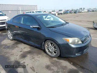 2005 Scion tC z VIN JTKDE167750027919, wystawiony jako IAAI lot #42047588 z przebiegiem 132 831 mil mil oraz . Historia ofert i sprzedaży dostępna na DreamBid. Obrazek 1.