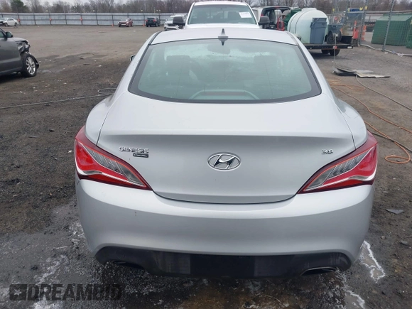 2016 Hyundai Genesis Coupe 3.8L Base with VIN KMHHT6KJ3GU132901, listed as a IAAI auction lot 41525043 with 94,012 mi miles. Bid and sale history available at carsss.com. Image 16.