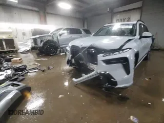 2024 BMW X7 xDrive40i with VIN 5UX23EM04R9V15436, listed as a Copart auction lot 46265095 with 5,504 mi miles and Salvage Title. Bid and sale history available at carsss.com. Image 13.