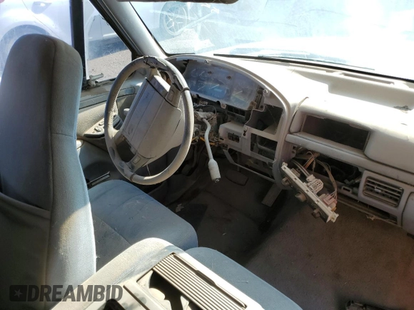 1996 Ford F-150 z VIN 1FTEX15N3TKA24720, wystawiony jako Copart lot #46451575 z przebiegiem Nie podano mil oraz Czysty tytuł • Clean title. Historia ofert i sprzedaży dostępna na DreamBid. Obrazek 8.