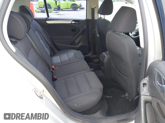 2013 Volkswagen Golf w/Conv & Sunroof с VIN WVWDB7AJ0DW138541, выставлен на аукционе IAAI как лот 42173133 с пробегом 44 910 миль миль и . История ставок и продаж доступна на DreamBid. Изображение 8.