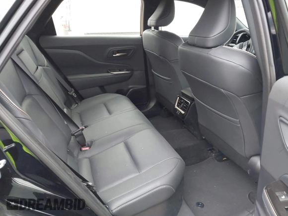 2025 Toyota Crown XLE z VIN JTDACAAJ7S3004279, wystawiony jako IAAI lot #41863223 z przebiegiem 5 041 mil mil oraz . Historia ofert i sprzedaży dostępna na DreamBid. Obrazek 8.