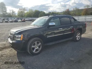 2013 Chevrolet Avalanche LTZ with VIN 3GNTKGE77DG317983, listed as a Copart auction lot 73605784 with 181,877 mi miles and Salvage Title. Bid and sale history available at carsss.com. Image 1.