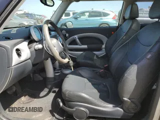 2003 MINI Hardtop с VIN WMWRC33453TJ52080, выставлен на аукционе Copart как лот 53992385 с пробегом 60 622 миль миль и Чистый • Clean title. История ставок и продаж доступна на DreamBid. Изображение 7.