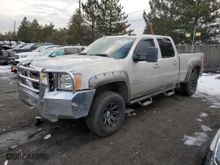 2009 GMC Sierra 2500HD SLT with VIN 1GTHK63669F174892, listed as a Copart auction lot 43210955 with 201,278 mi miles and Clean Title. Bid and sale history available at carsss.com. Image 1.