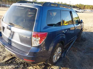 2012 Subaru Forester 2.5X Premium with VIN JF2SHBCC1CH453747, listed as a IAAI auction lot 41223954 with 161,654 mi miles. Bid and sale history available at carsss.com. Image 4.