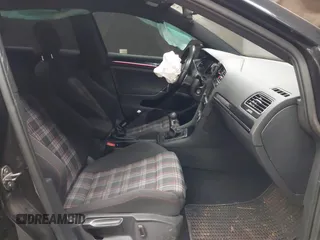 2017 Volkswagen GTI S z VIN 3VW5T7AU9HM018932, wystawiony jako IAAI lot #42440477 z przebiegiem 75 488 mil mil oraz . Historia ofert i sprzedaży dostępna na DreamBid. Obrazek 5.