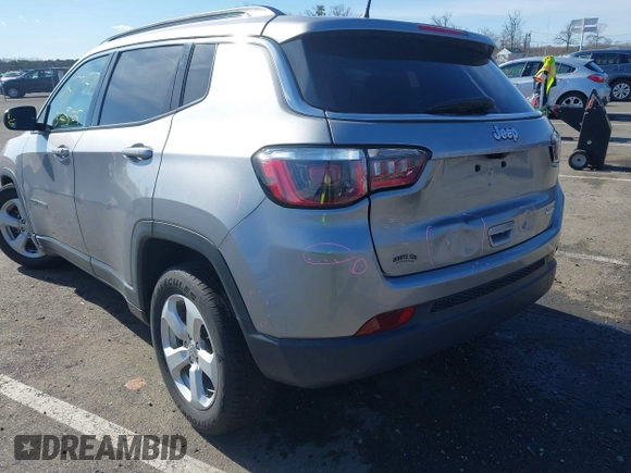 2019 Jeep Compass Altitude z VIN 3C4NJCBB9KT736881, wystawiony jako IAAI lot #41877957 z przebiegiem 63 566 mil mil oraz . Historia ofert i sprzedaży dostępna na DreamBid. Obrazek 3.