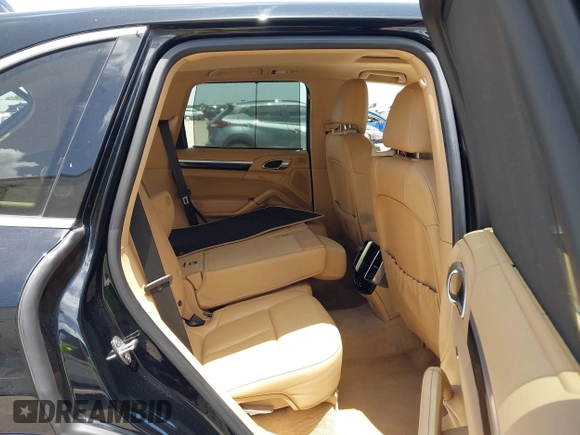 2013 Porsche Cayenne с VIN WP1AA2A23DLA13020, выставлен на аукционе IAAI как лот 42560111 с пробегом 113 984 миль миль и . История ставок и продаж доступна на DreamBid. Изображение 8.
