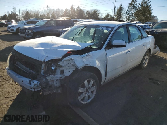 2005 Ford Five Hundred SE with VIN 1FAFP26135G171752, listed as a Copart auction lot 43612465 with 0 mi miles and Salvage Title. Bid and sale history available at carsss.com. Image 1.
