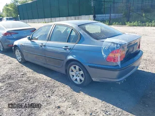 2004 BMW 3 Series 325xi with VIN WBAEU33434PM59530, listed as a IAAI auction lot 42310083 with Not provided miles and . Bid and sale history available at DreamBid. Image 3.
