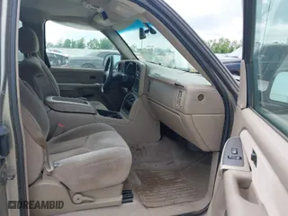2003 Chevrolet Silverado 1500 LT with VIN 1GCEK19T23E244484, listed as a IAAI auction lot 42035731 with 363,892 mi miles. Bid and sale history available at carsss.com. Image 5.