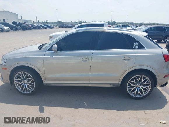 2016 Audi Q3 Premium Plus z VIN WA1EFCFS3GR002758, wystawiony jako IAAI lot #42262429 z przebiegiem 134 850 mil mil oraz . Historia ofert i sprzedaży dostępna na DreamBid. Obrazek 14.
