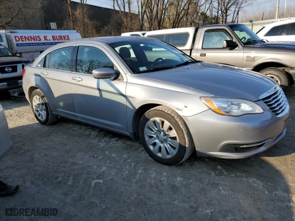 2014 Chrysler 200 LX with VIN 1C3CCBAB5EN231331, listed as a Copart auction lot 47695535 with 94,118 mi miles and Clean Title. Bid and sale history available at carsss.com. Image 4.