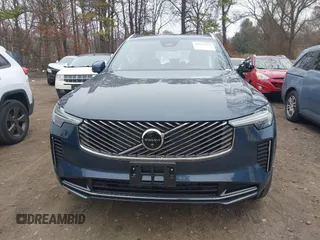 2025 Volvo XC90 with VIN YV4062PG4S1370195, listed as a IAAI auction lot 41912433 with 31 mi miles and . Bid and sale history available at DreamBid. Image 12.