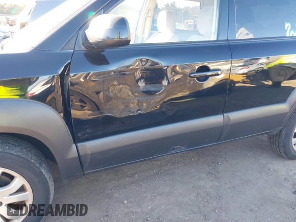2007 Hyundai Tucson SE with VIN KM8JN72D17U590769, listed as a IAAI auction lot 41003503 with 143,462 mi miles and . Bid and sale history available at DreamBid. Image 6.