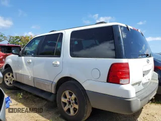 2003 Ford Expedition Special Service z VIN 1FMFU16L63LC08498, wystawiony jako Copart lot #46368215 z przebiegiem 125 848 mil mil oraz Szkoda całkowita • Salvage title. Historia ofert i sprzedaży dostępna na DreamBid. Obrazek 2.