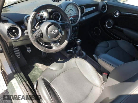 2011 MINI Convertible S with VIN WMWZP3C55BTX84489, listed as a Copart auction lot 57680375 with 86,313 mi miles and Clean title. Bid and sale history available at DreamBid. Image 8.