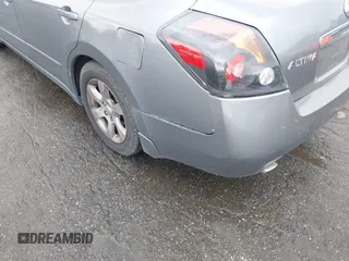2009 Nissan Altima 2.5 z VIN 1N4AL21E09N492438, wystawiony jako IAAI lot #42267476 z przebiegiem 142 530 mil mil oraz . Historia ofert i sprzedaży dostępna na DreamBid. Obrazek 6.
