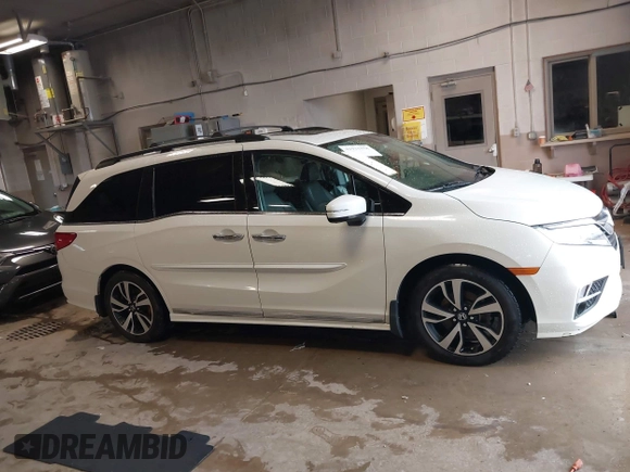 2018 Honda Odyssey Elite with VIN 5FNRL6H96JB027498, listed as a IAAI auction lot 41934458 with 80,653 mi miles. Bid and sale history available at carsss.com. Image 13.